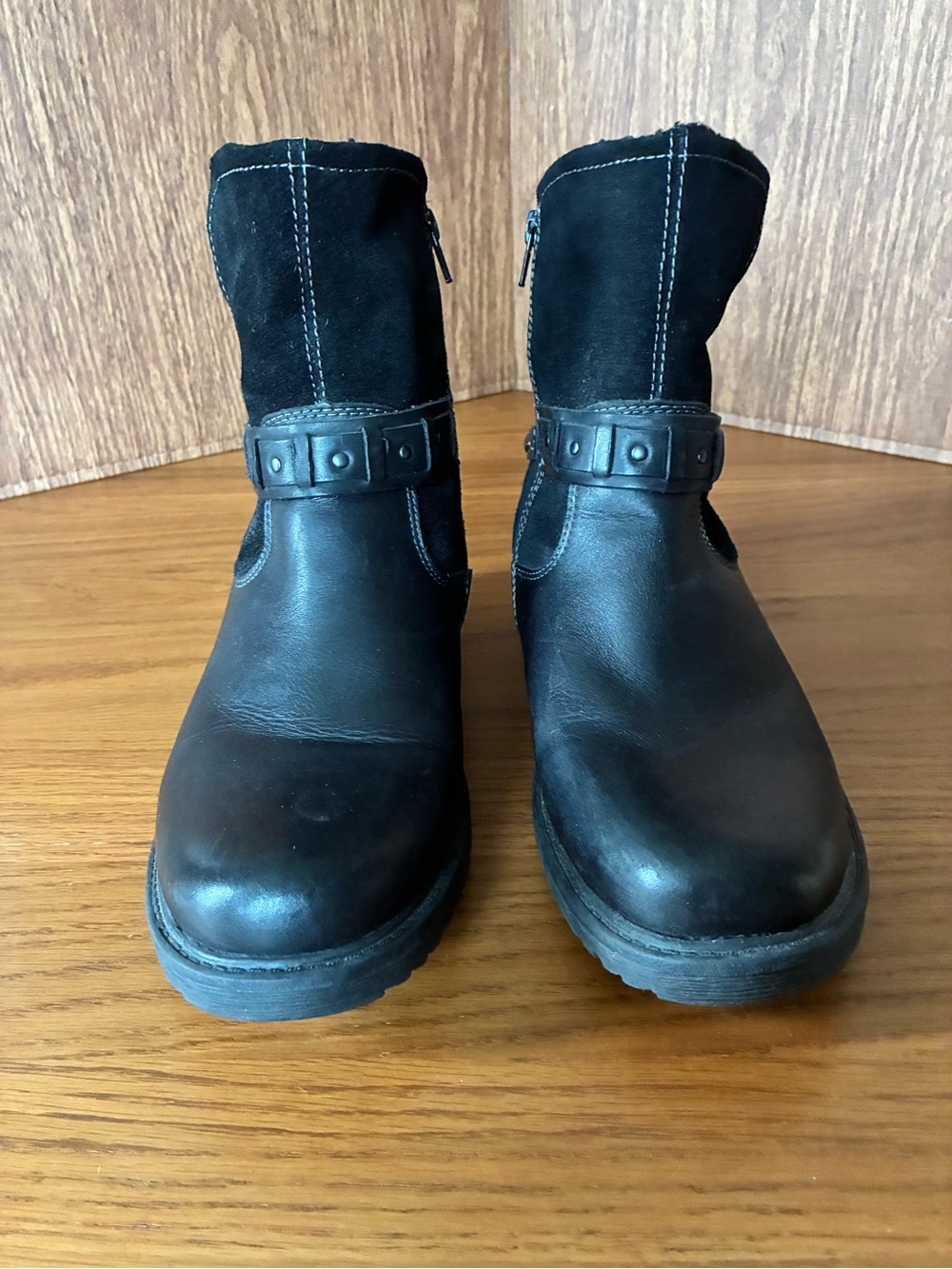 Earth, Artistic Onyx, Brand Women’s Black Leather Ankle Boots-9W